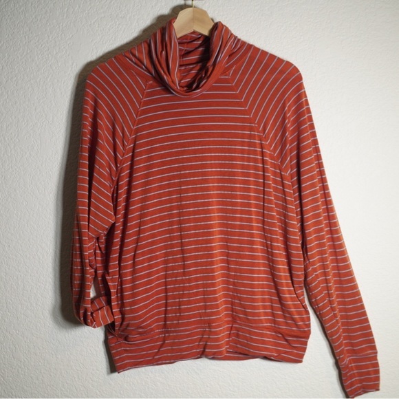 Prana Women's Sol Protect Gingerbread Stripe Turtleneck size Medium - Picture 4 of 13